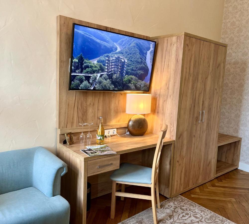 Hotel Stadtvilla Laux 梅尔齐 外观 照片